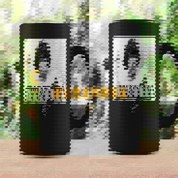 ディエゴ・マラドーナ・ヤング コーヒーマグ ギフトのアイデア