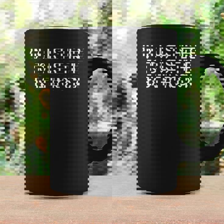 トイレを使いに来ただけだ 長袖tシャツ コーヒーマグ ギフトのアイデア