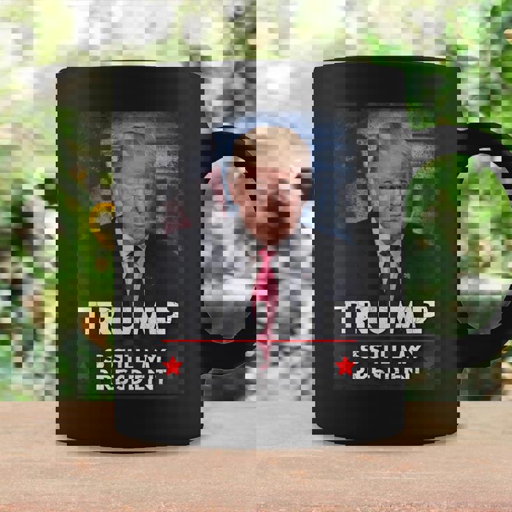 トランプはまだ私の大統領です コーヒーマグ ギフトのアイデア