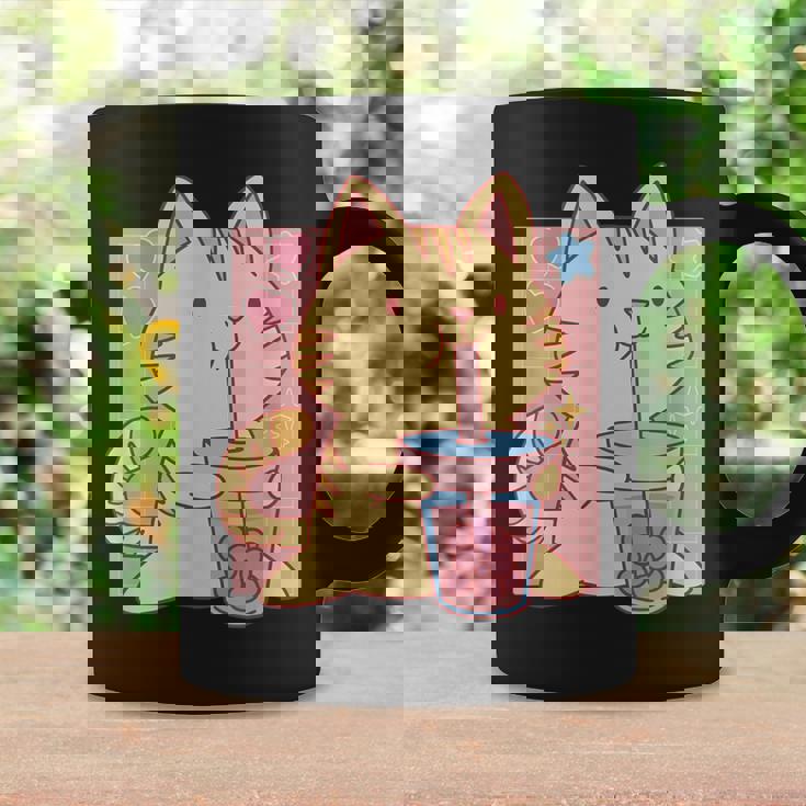 トラ猫とボバ茶のかわいいかわいい猫のグラフィック コーヒーマグ ギフトのアイデア