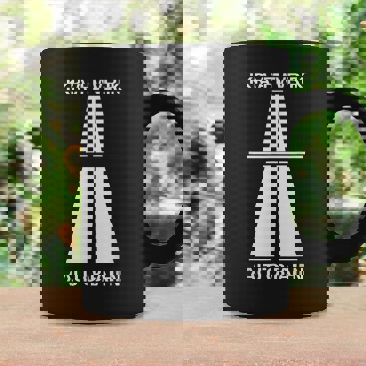 ドイツでの楽しい高速運転のためのクラフトワークアウトバーン コーヒーマグ ギフトのアイデア