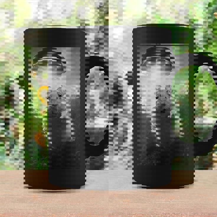 ハムスターを追うufo、クレイジーな動物、面白いハムスター コーヒーマグ ギフトのアイデア