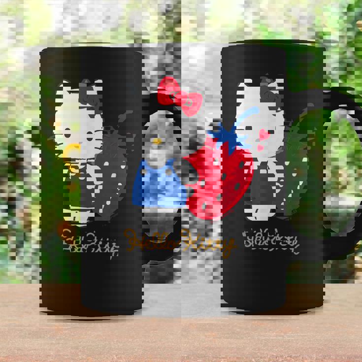 ハローキティ いちご ダークカラー コーヒーマグ ギフトのアイデア