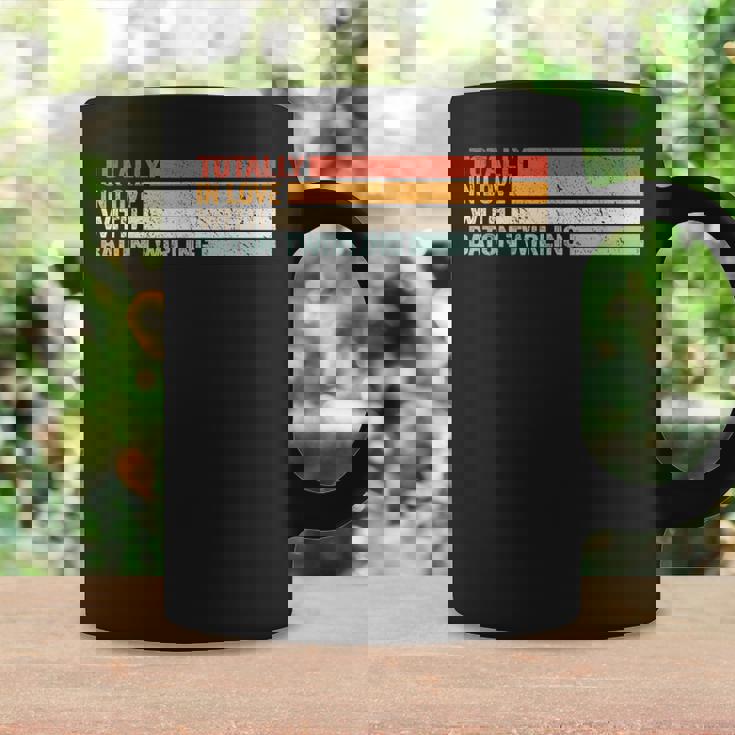 バトントワリングのレトロなバトントワーラーに完全に恋をしています。 コーヒーマグ ギフトのアイデア