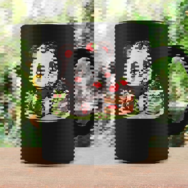 パンダを食べるストロベリーケーキ コーヒーマグ ギフトのアイデア