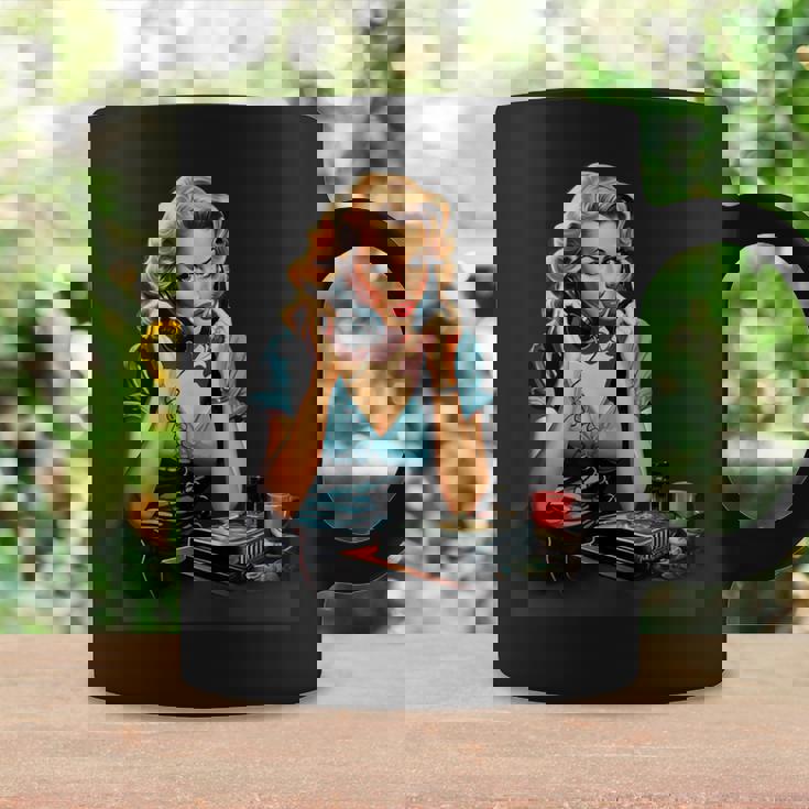 ピンナップガール ヴィンテージ電話 オールドスクール コーヒーマグ ギフトのアイデア