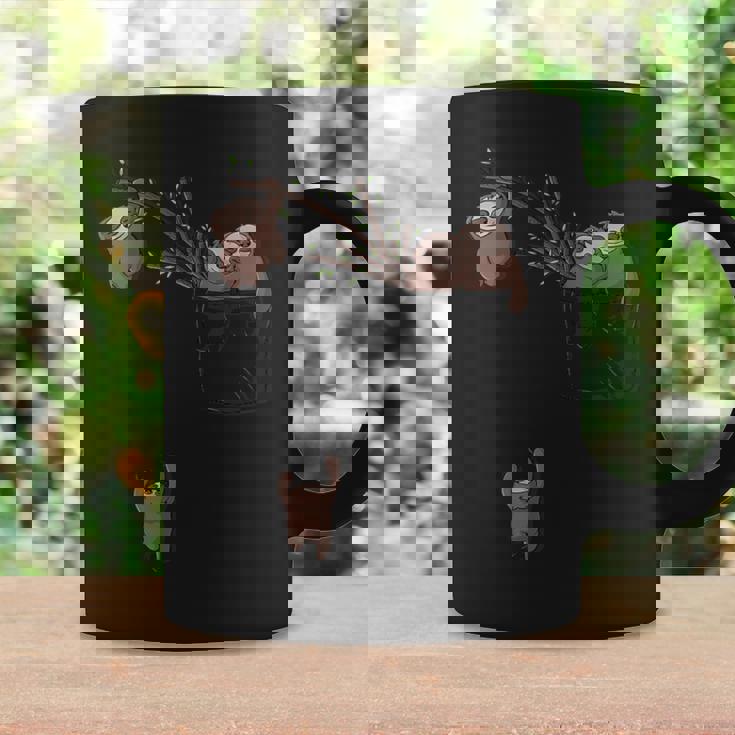 ポケットで遊ぶかわいいナマケモノの家族 コーヒーマグ ギフトのアイデア