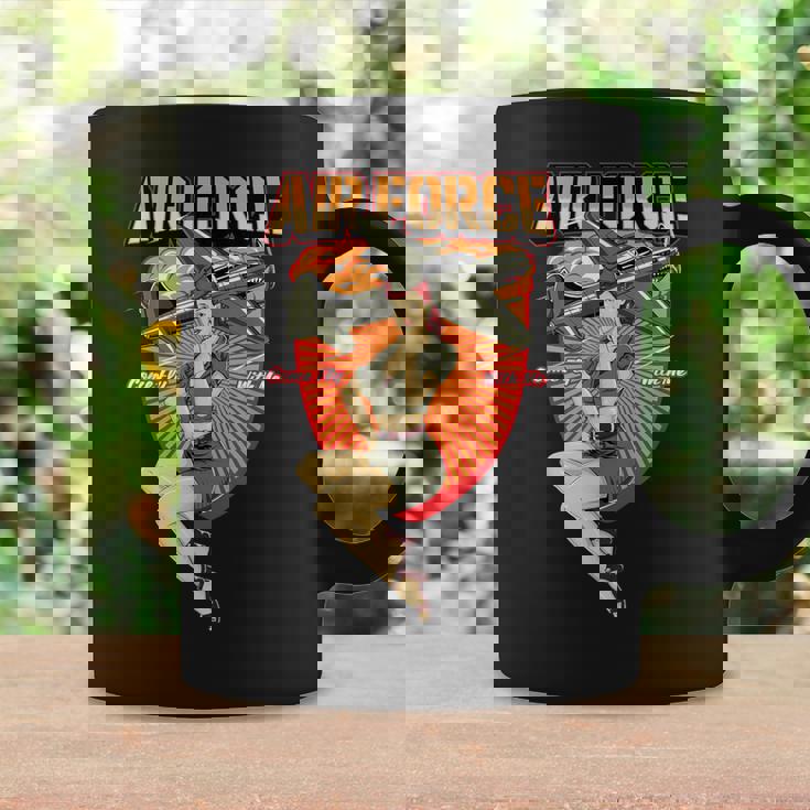 ミリタリーピンナップガール。 コーヒーマグ ギフトのアイデア