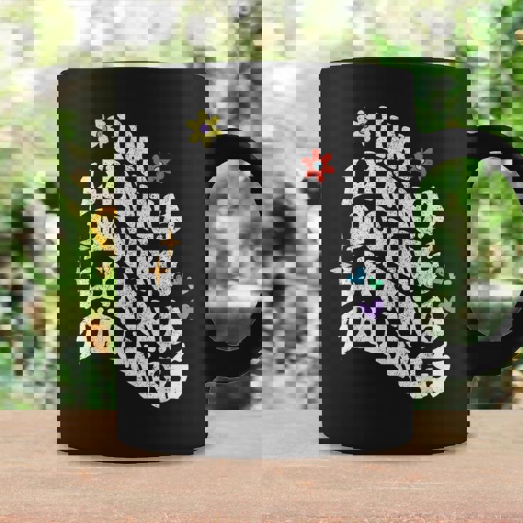 レトロ グルーヴィーなイム リンナ やってる リンナ 物事 面白い 母の日 コーヒーマグ ギフトのアイデア