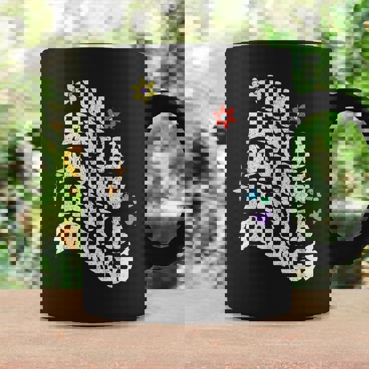 レトロ グルーヴィーなイム レシア Doing Lesya Things おかしな母の日 コーヒーマグ ギフトのアイデア