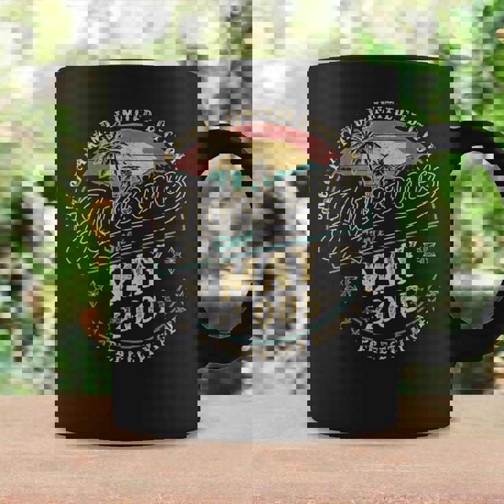 レトロな20歳の男性向け誕生日プレゼント 2005年5月 20歳 コーヒーマグ ギフトのアイデア