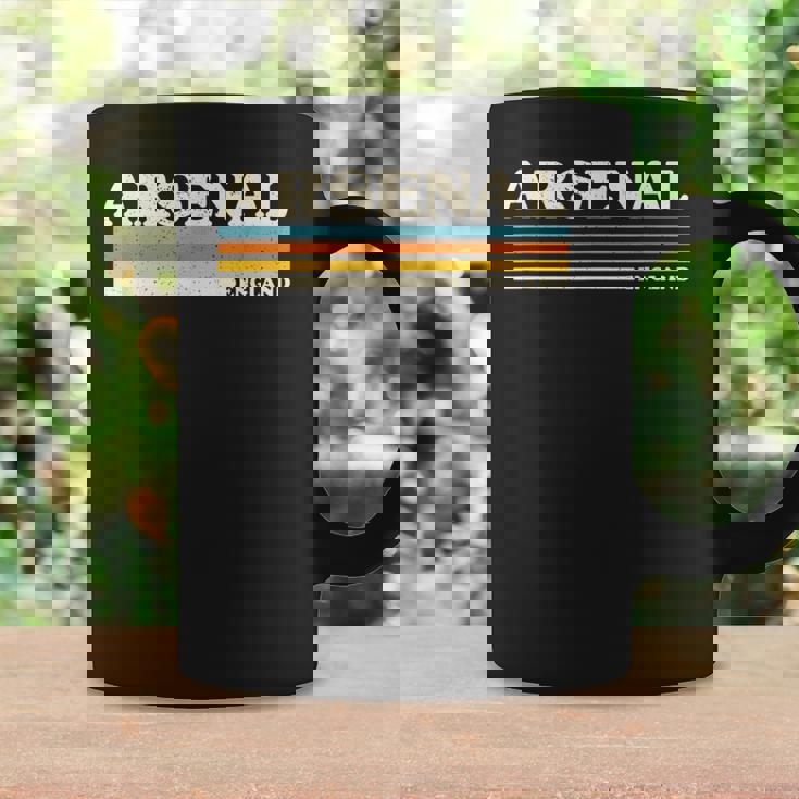 レトロストライプアーセナル。 コーヒーマグ ギフトのアイデア