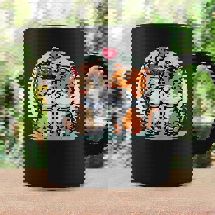 ローの馬と虎を抱きしめる Cuddling Horse And Tiger In Love コーヒーマグ ギフトのアイデア