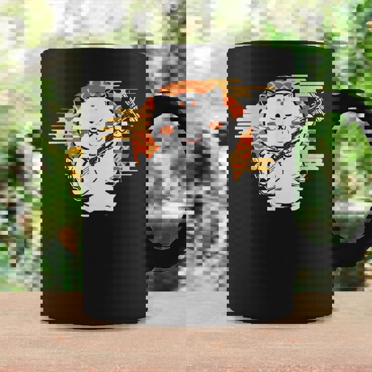 三味線で遊ぶ猫 コーヒーマグ ギフトのアイデア