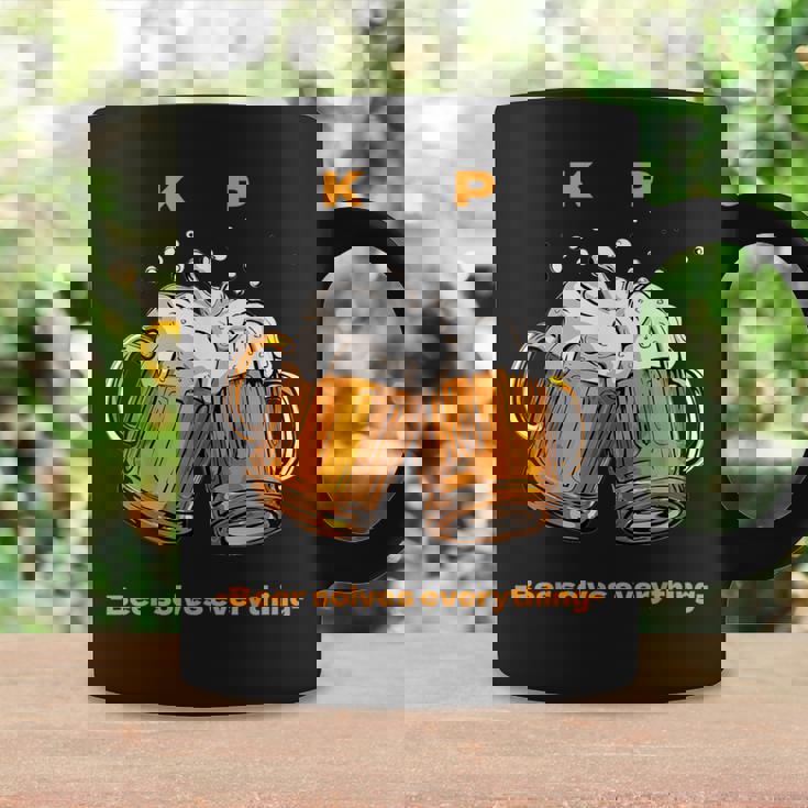 乾杯ビールは全てを解決する ビール 夏 乾杯 Kp ジョッキ 生ビール コーヒーマグ ギフトのアイデア