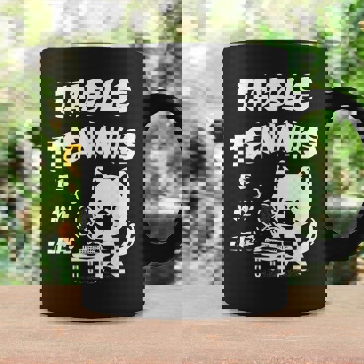 卓球をするクールな猫 コーヒーマグ ギフトのアイデア