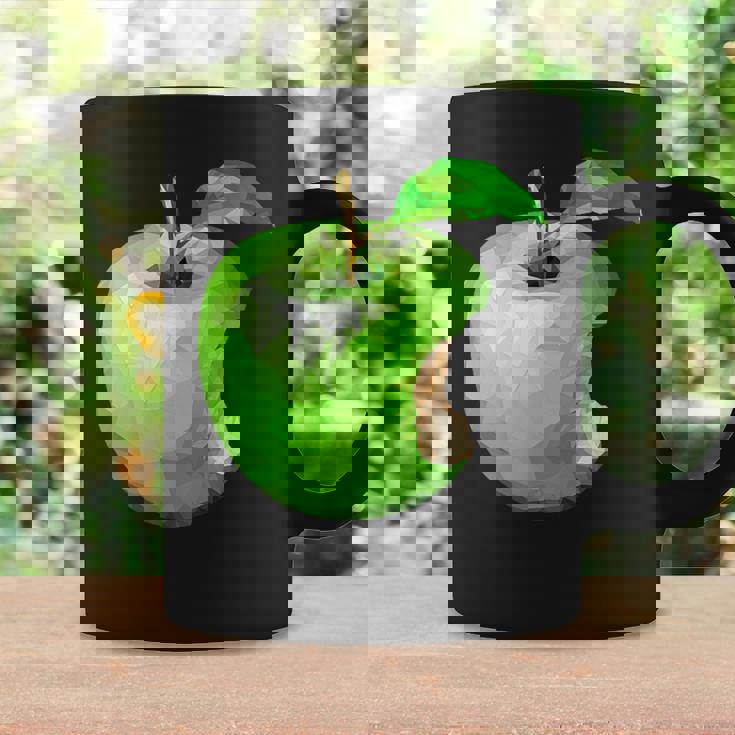 噛まれた青リンゴのイラスト コーヒーマグ ギフトのアイデア