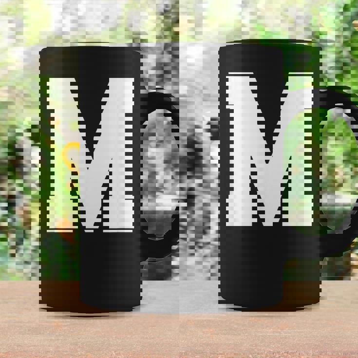 大文字 M アルファベットモノグラム イニシャル コーヒーマグ ギフトのアイデア