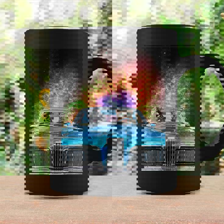 宇宙 銀河 猫 運転 車 コーヒーマグ ギフトのアイデア