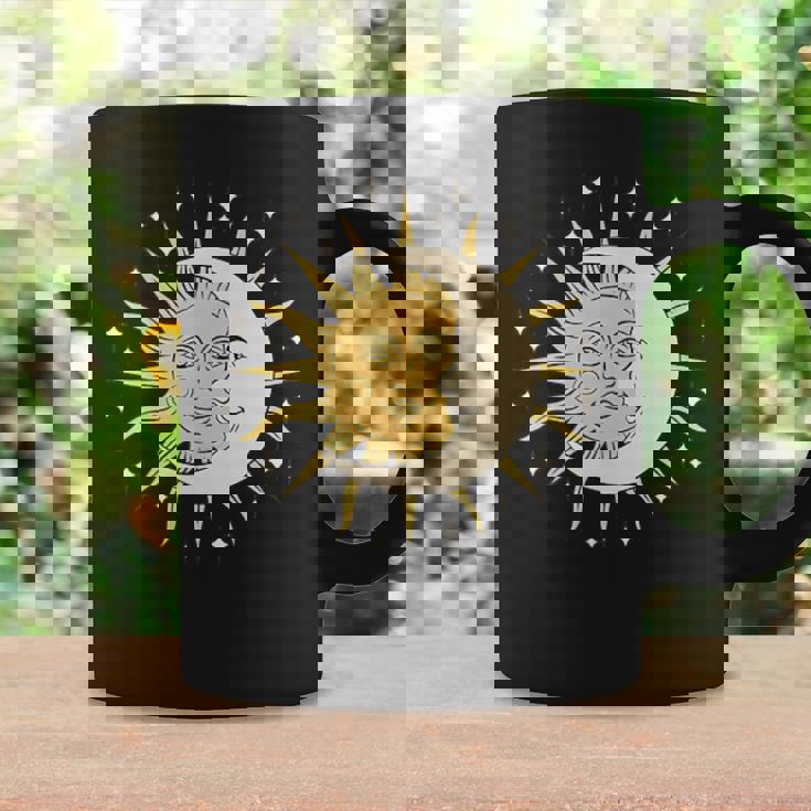 月 太陽 美的 神秘的 コーヒーマグ ギフトのアイデア