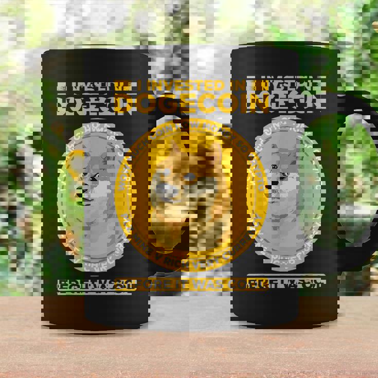 私は面白い暗号通貨のユーモアの前にドージコインに投資しました コーヒーマグ ギフトのアイデア