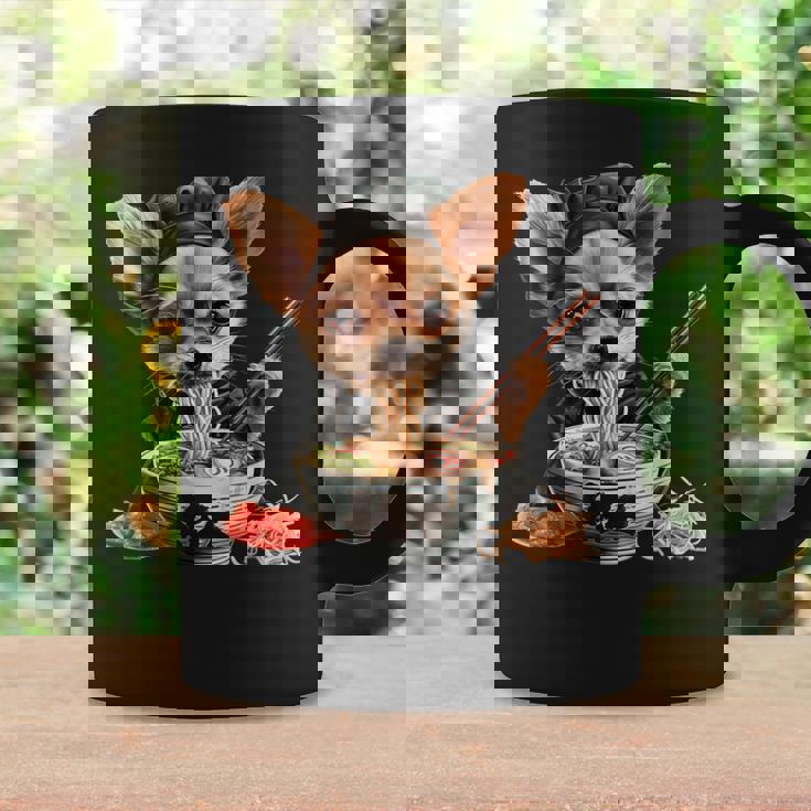 空手犬のチワワがラーメンを食べる、日本、面白いラーメン コーヒーマグ ギフトのアイデア