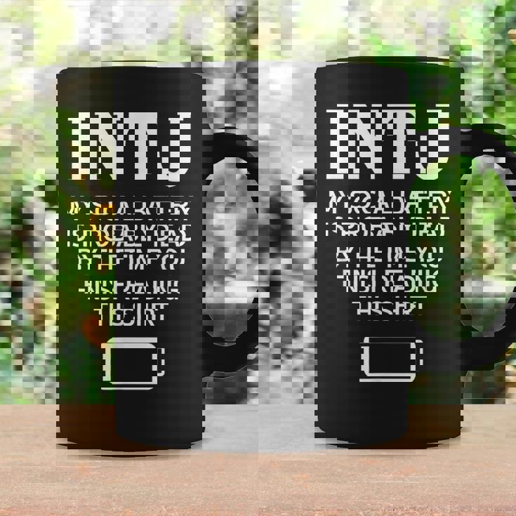 面白い Intj ソーシャルバッテリー 内向的 直感的 パーソナリティ コーヒーマグ ギフトのアイデア