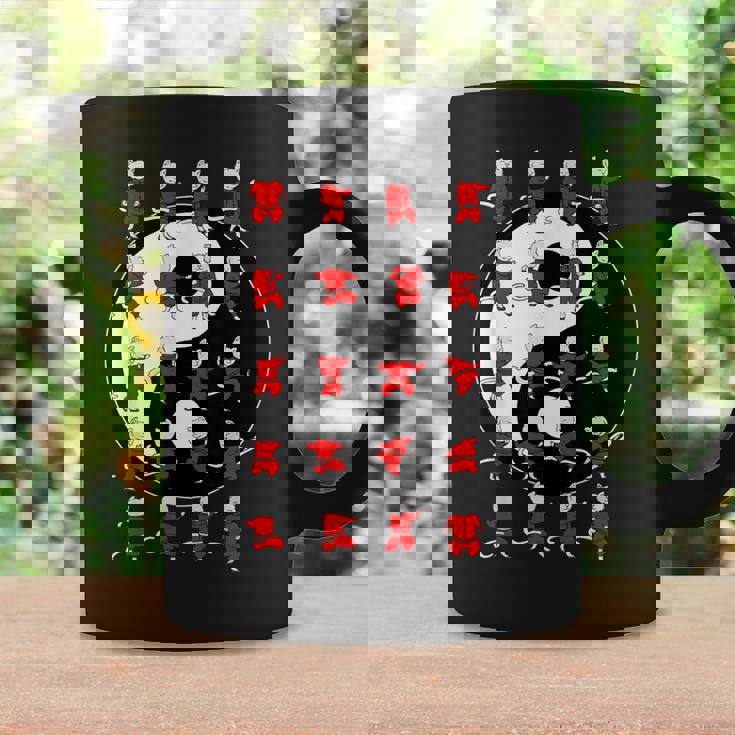 面白い太極拳猫が陰陽のデザインを動かす コーヒーマグ ギフトのアイデア