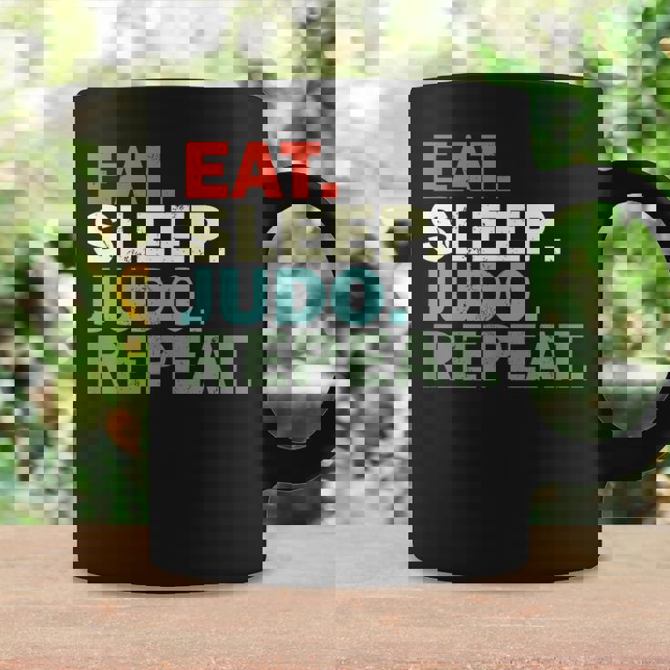 面白い柔道家が寝る柔道を食べる コーヒーマグ ギフトのアイデア