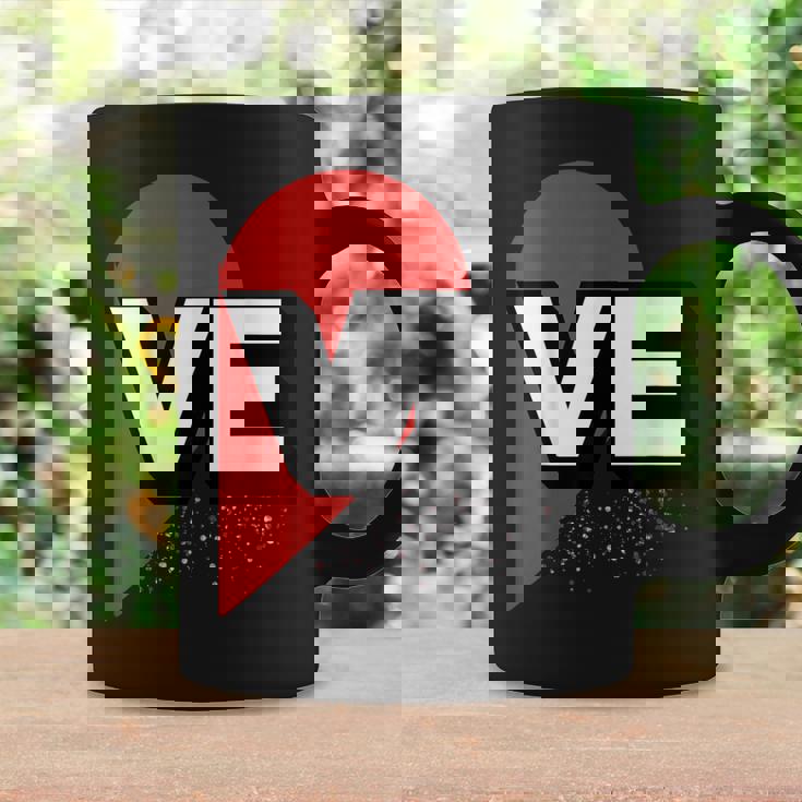 ２人で着るとハートが出来る Loveの文字になる 「Ve」カップル 恋人 コーヒーマグ ギフトのアイデア