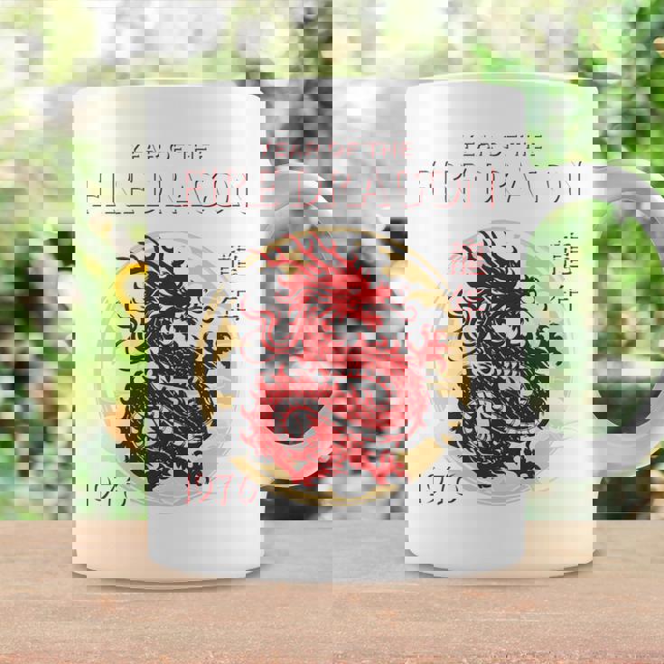 1976年 龍の年 誕生日 1976年 チャイニーズファイアードラゴン 長袖tシャツ コーヒーマグ ギフトのアイデア