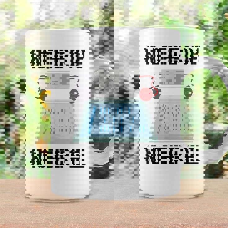 Another Day Another Gel コーヒーマグ ギフトのアイデア