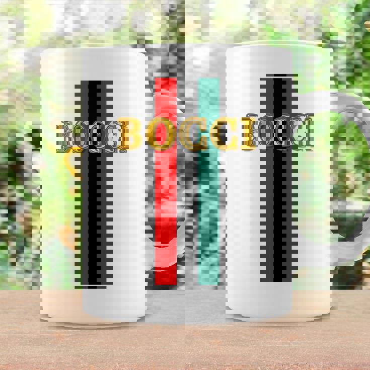 Bocci ぼっち《フェイクゴールド ロゴ》緑 赤 ライン【変なデザイン屋さん】陰キャ オタク ブランド パロディ 面白 長袖tシャツ コーヒーマグ ギフトのアイデア