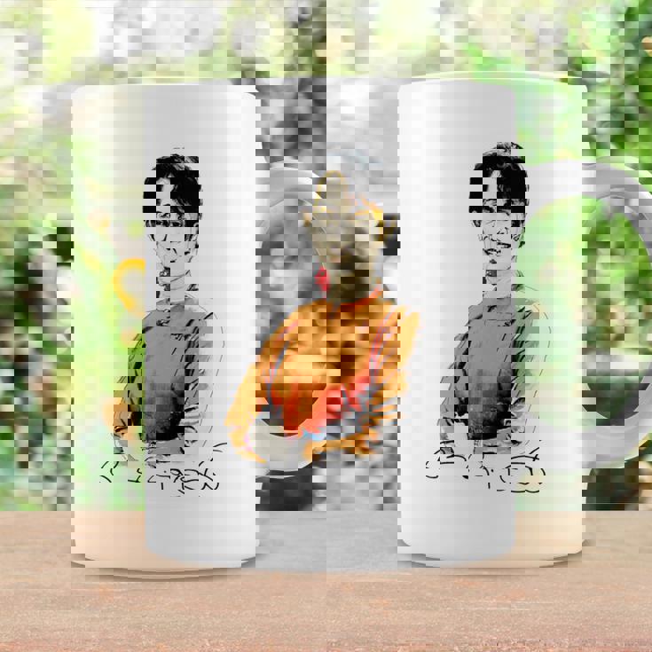 Daw Aunganuu Kyi-Signature 長袖tシャツ コーヒーマグ ギフトのアイデア