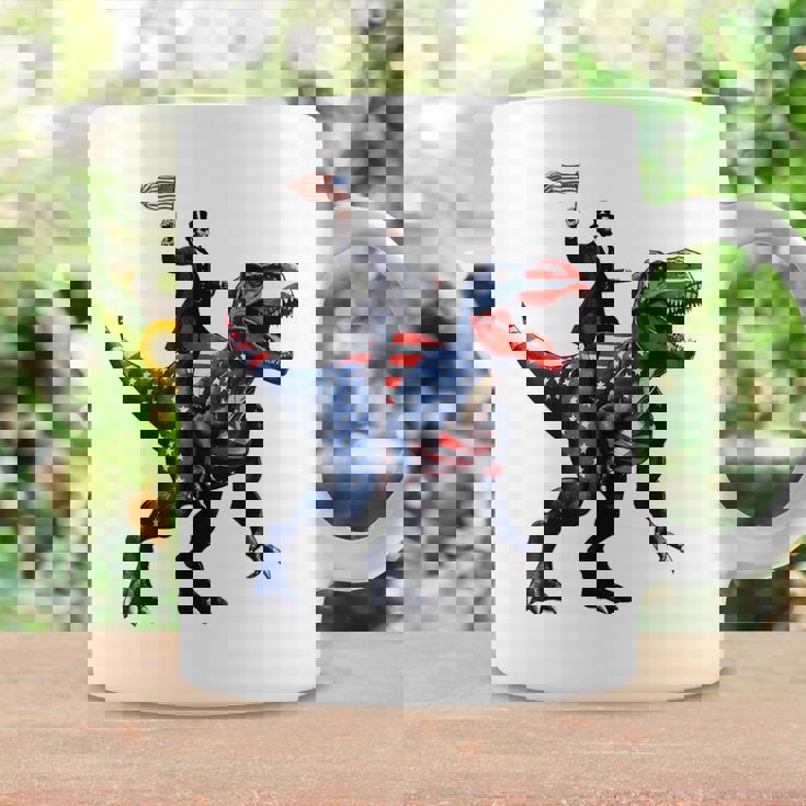 Dino Abraham Lincoln 4Th Of July Boys American Flag コーヒーマグ ギフトのアイデア