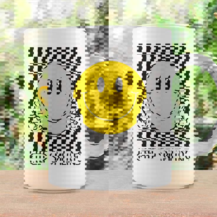 Keepmiling キュート 黄色 幸せ 平和 笑顔 ポジティブ コーヒーマグ ギフトのアイデア