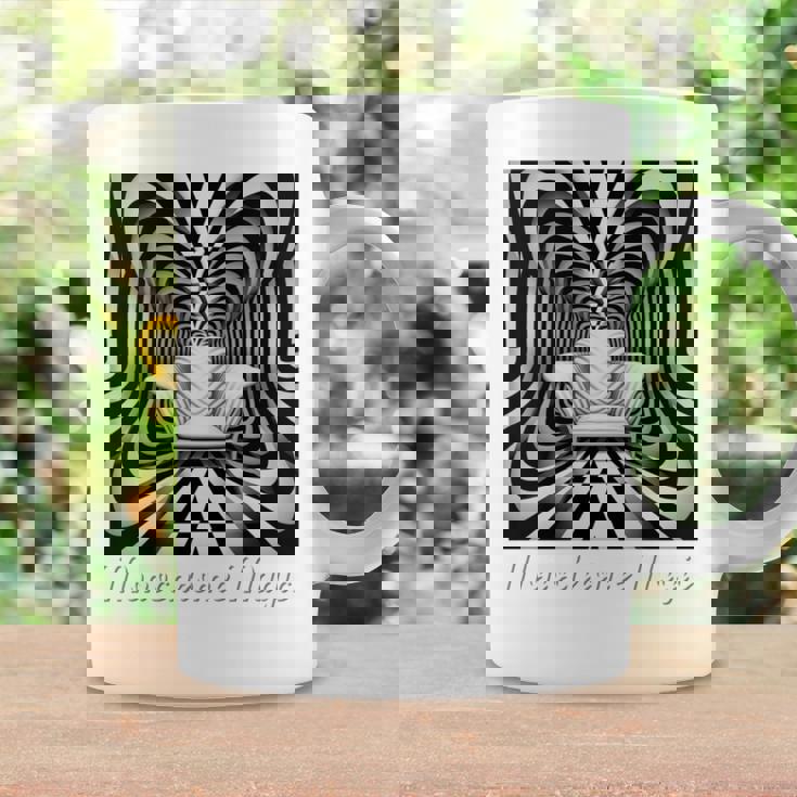 Monochrome Magic 幾何学トリックアート 長袖tシャツ コーヒーマグ ギフトのアイデア