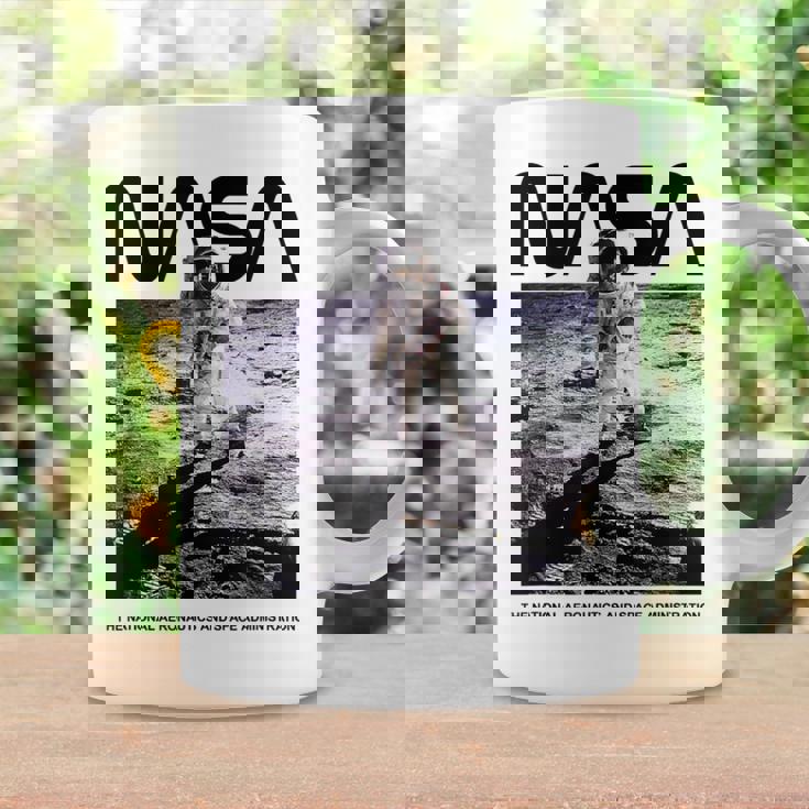 Nasaアポロ11号の月面宇宙飛行士の有名なワームロゴ コーヒーマグ ギフトのアイデア