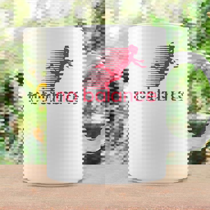 No Balance Girl スポーツとユーモアのための面白いパロディデザイン コーヒーマグ ギフトのアイデア