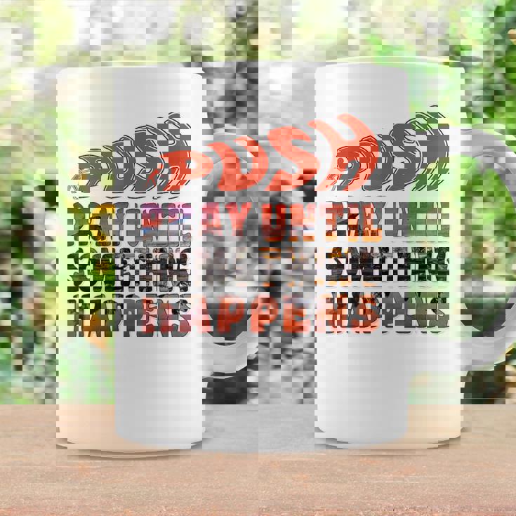 Pray Untilomething Happens インスピレーショナル クリスチャン コーヒーマグ ギフトのアイデア