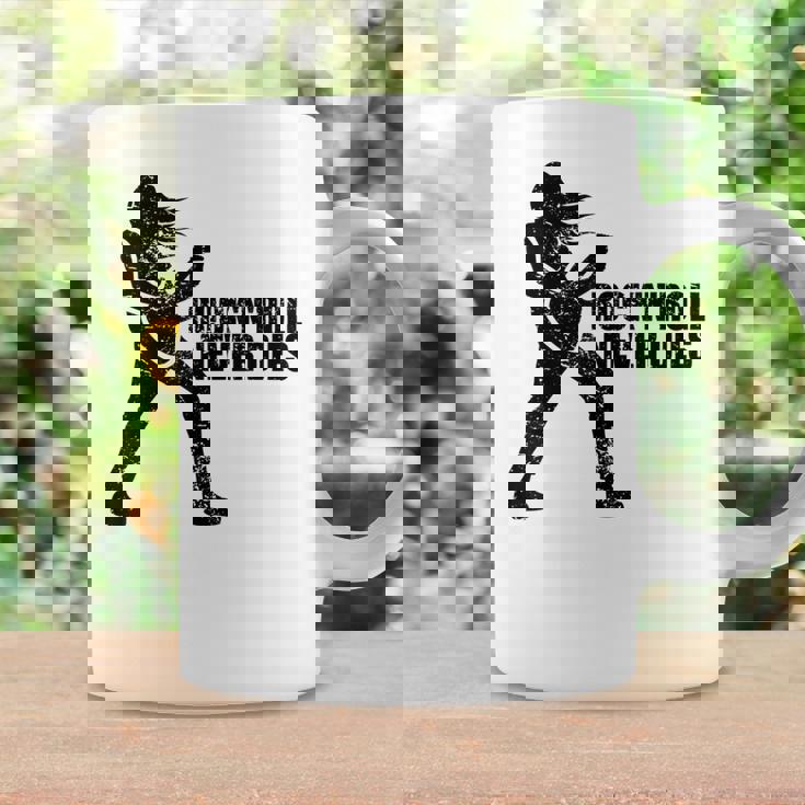 Rock 'N' Roll Never Dies ギタープレーヤー コーヒーマグ ギフトのアイデア