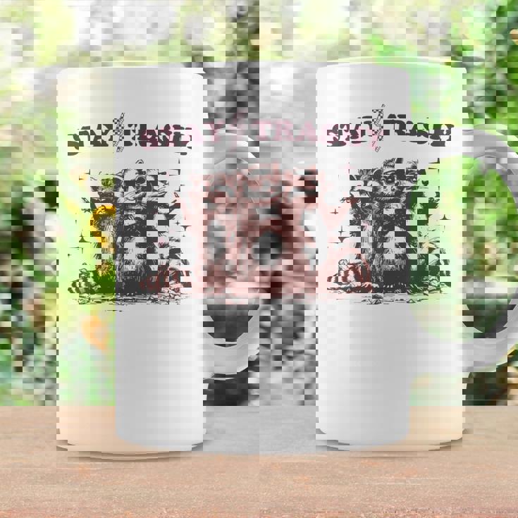 Stay Trashy Raccoon Opossum コーヒーマグ ギフトのアイデア