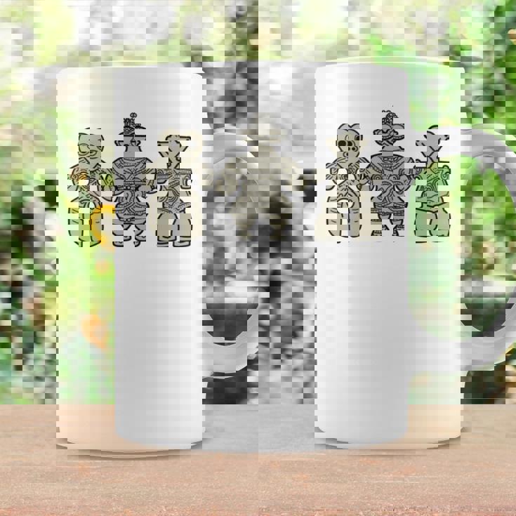 Tomodachi 土偶 縄文 時代 遮光器土偶 ハート形土偶 仮面の女神 宇宙人 はにわ かわいい シュール 長袖tシャツ コーヒーマグ ギフトのアイデア