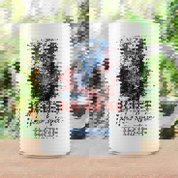 Trabzon 61 Bize Her Yer Trabzon ホワイトエディション コーヒーマグ ギフトのアイデア