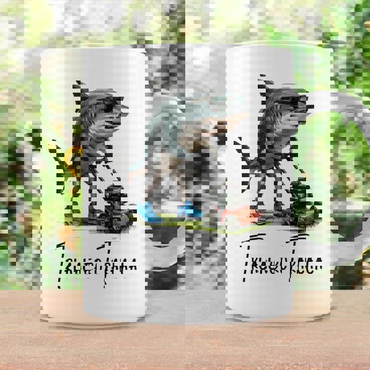 Tralalero Tralala Brain Red hark Meme 長袖tシャツ コーヒーマグ ギフトのアイデア