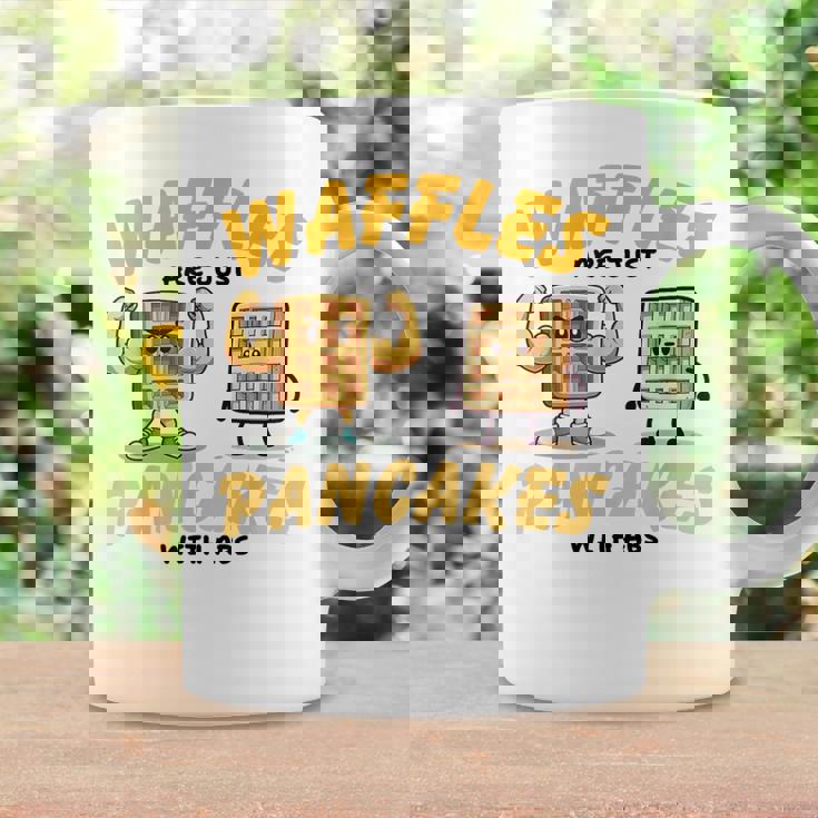 Waffles Are Just Pancakes With Abs Breakfast ワッフル愛好家 コーヒーマグ ギフトのアイデア