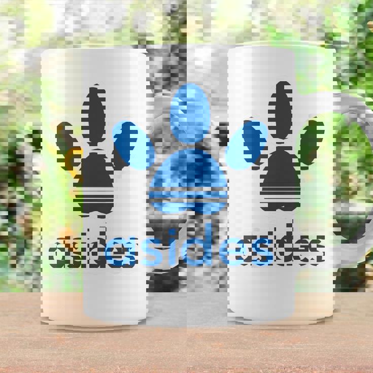 【バックプリント・背中側】Asides アシデス 足です。肉球です。【変なtシャツ屋】スポーツ ブランド パロディ 面白 コーヒーマグ ギフトのアイデア