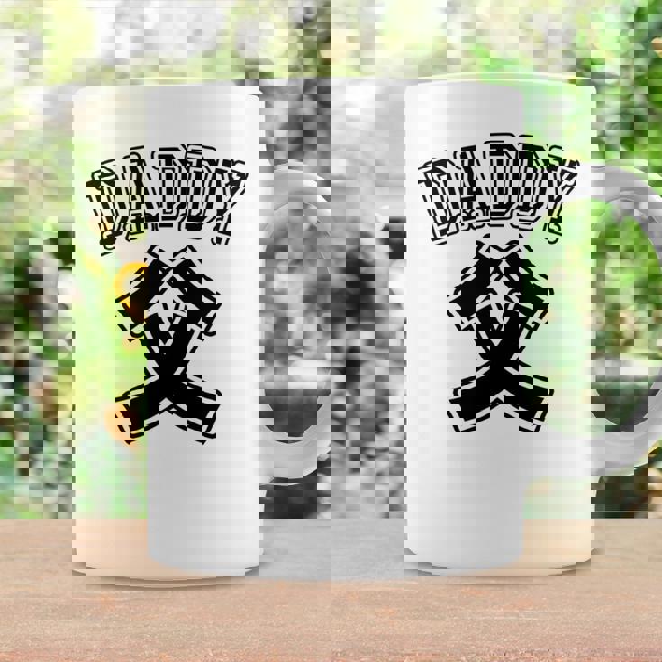 【バックプリント・背中側】お父さん Daddy 父親 パパ《チームユニフォーム風》父の日 面白い 長袖tシャツ コーヒーマグ ギフトのアイデア