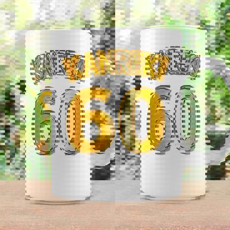 【バックプリント・背中側】還暦 六十歳 60才（ユニフォーム風）赤 レッド【金プレート風 文字】誕生日 面白 コーヒーマグ ギフトのアイデア