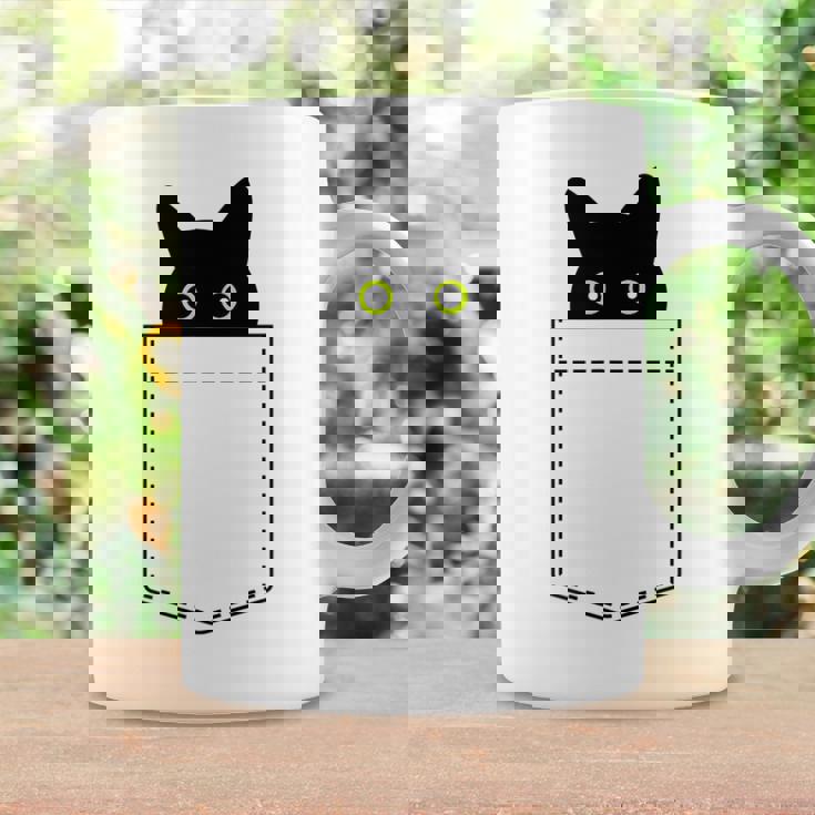 【ポケットから覗くネコ】黒猫 にゃんこ 猫好き 猫 可愛い ネコ 子猫 ネコ好き 面白い 変な 遊び心 ネタ ウケ狙い コーヒーマグ ギフトのアイデア